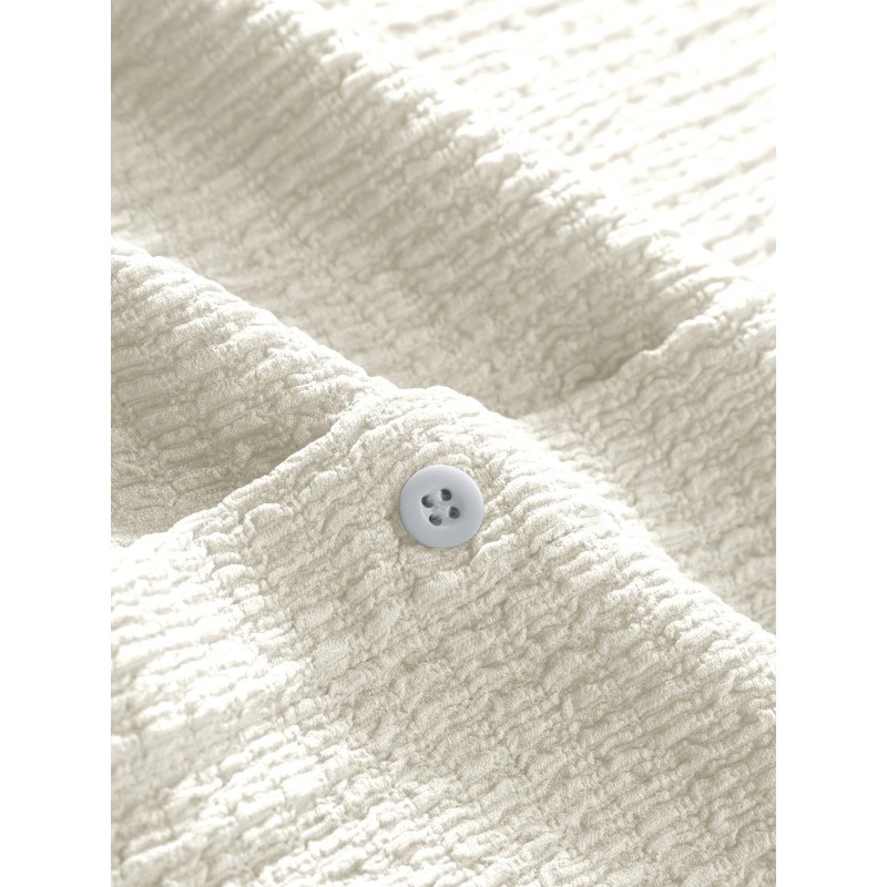 Men's Resort-Casual Style With An INS-Inspired Knit Pleated Textured Jacquard Design